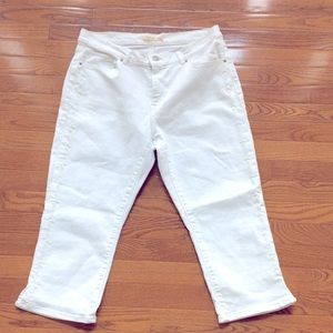 Levi’s Classic Capri White